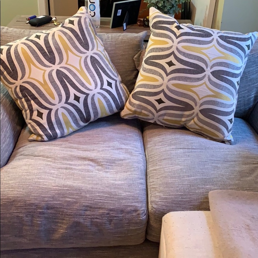 2 pillows